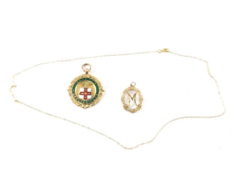 A group of 9ct gold and other jewellery, comprising a Clifton cycling club 9ct gold pendant, engraved AE Meredith, club 12 19