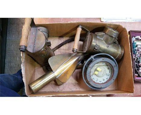 Sestral compass 2 brass torches and a knot counter