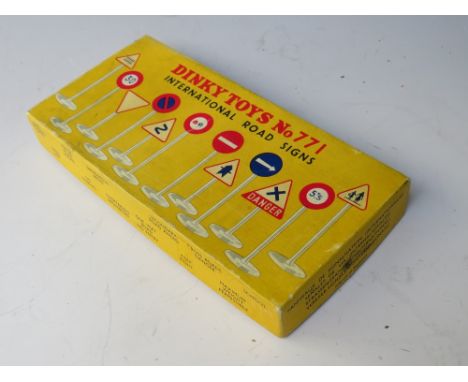 A VINTAGE BOXED DINKY TOYS 'INTERNATIONAL ROADSIGNS', No. 771, with list