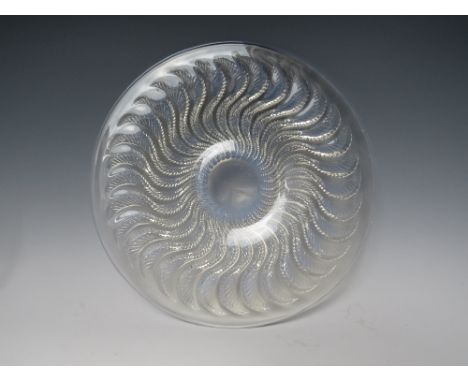 A RENE LALIQUE ACTINIA PATTERN GRADUATED OPALESCENT GLASS PLATE, circa. 1933, moulded with a repeat pattern - no. 10-392, mar