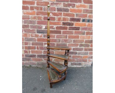 A SET OF 20TH CENTURY REPRODUCTION MAHOGANY LIBRARY STEPS, with green tooled leather panel to each step, overall H 114 cm