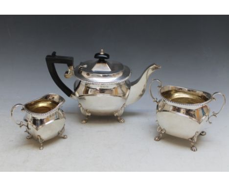 A HALLMARKED SILVER THREE PIECE TEA SERVICE BY JOHN EDWARD WILMOT- BIRMINGHAM 1900, approx weight 640g, W 22.5g