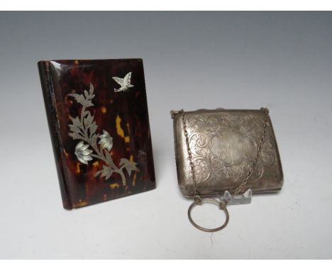 A HALLMARKED SILVER LADIES EVENING PURSE - CHESTER 1917, suspended from chains and finger ring, purse W 8.5 cm, together with