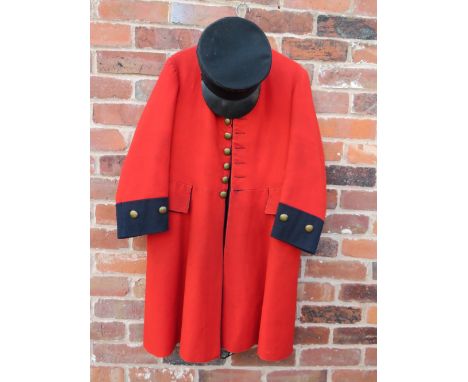AN EARLY 20TH CENTURY CHELSEA PENSIONERS / ROYAL HOSPITAL UNIFORM, comprising a single breasted scarlet long coat, black trou