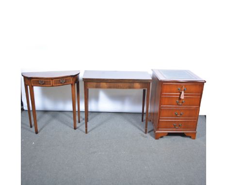 Reproduction mahogany card table, baize-lined interior, square tapering legs, width 82cm, depth 42cm, height 74cm; reproducti