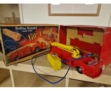Louis Marx Boxed Deluxe Truck Fire Engine Vintage Toy