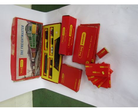 A Tri-ang Hornby 00 gauge R.S51 'The Freightliner' set together with a boxed Tri-ang Hornby viaduct, engine shed, points etc