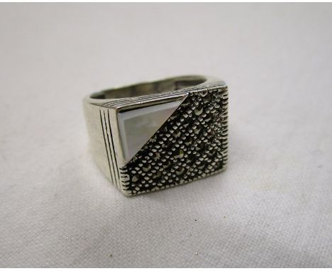 Gents silver marcasite &amp; mother-of-pearl ring