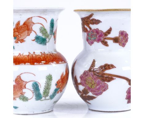 2 similar Chinese porcelain vases with painted decoration, seal marks under, height 10cm 