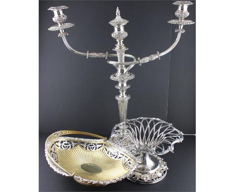 ***REOFFER IN&nbsp;DERBY BARGAIN HUNT SALE&nbsp;NOVEMBER A&amp;C £60-£80***&nbsp;An Elkington silver plated tazza, of circula