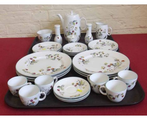 Royal Worcester 'Strawberry Fair' six person coffee set (32) Condition report: see terms and conditions.