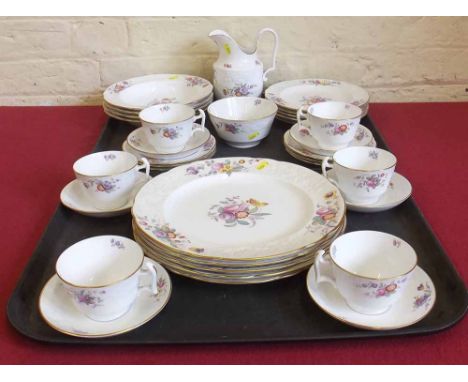 Spode Christine V6802 six person tea set. Various other dinnerware. (34). Condition report: see terms and conditions.