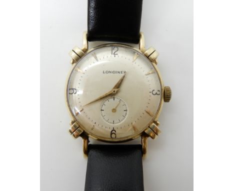 A 14k gold vintage Longines watch, diameter of the dial 2.8cm, Condition Report: Circa 1947, 17 jewel calibre 8LN. Movement n