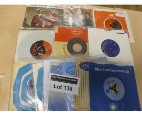 Records : Brilliant selection of 13 1960's/70's singles/EP's incl Kinks, Rolling Stones, Zeppelin, Bowie, Chicken Stack - con