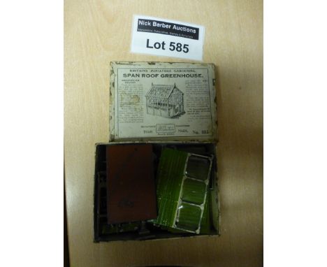 Die-cast : Britains - Span Roof Greenhouse miniature in its box, looks complete, lovely item.