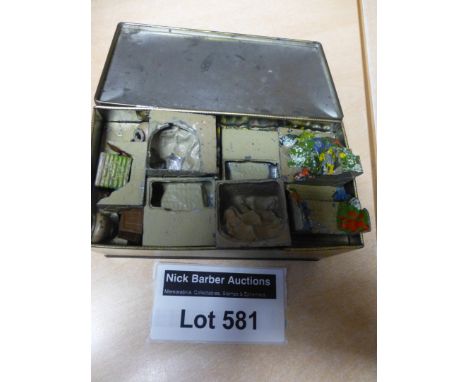 Die-cast : Britains vintage garden rockery/wall set etc, No. 58 on bottom, looks complete.