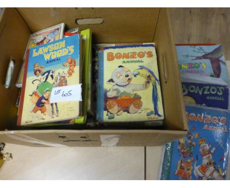Collectables : Large box of vintage annuals incl Bonzo annuals.  All in fair/good cond.