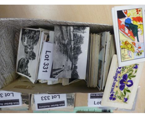Postcards : Box of mixed vintage/modern postcards, few 100's.