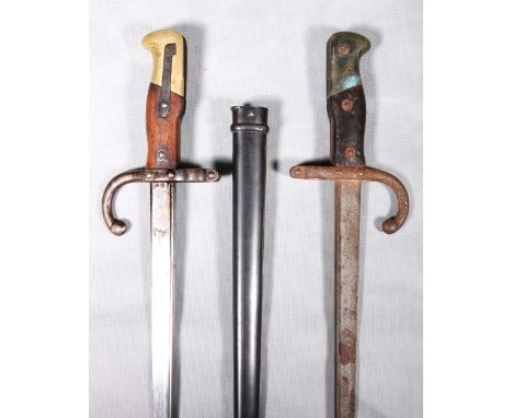 French epee bayonet model 74 (Epee-Baionette mle 74) having T section blade stamped to the edge 'Mre d'armes de chat 1879' sc