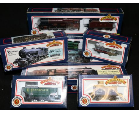 Five Bachmann OO gauge locomotives including 31-401 4-6-0 Sir Martin Frobisher 864 Southern Green, 31-201 4-6-0 Planet 75545 