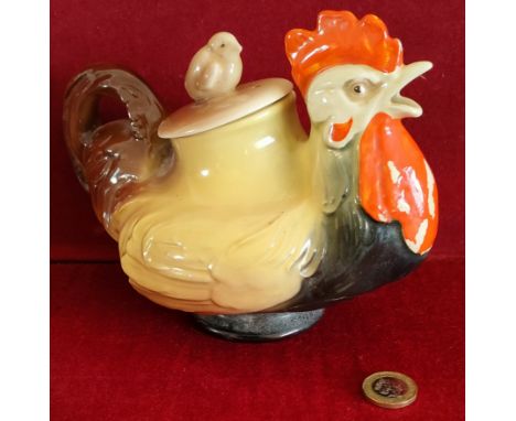 ROYAL DOULTON 1930s COCKEREL FORM TEAPOT, No750359, APPROXIMATELY 15.5cm HIGH 
