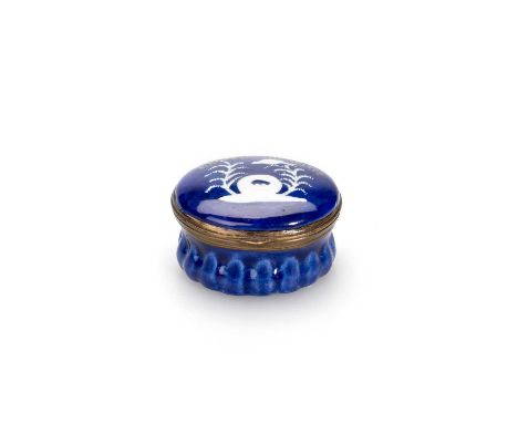 A SOUTH STAFFORDSHIRE ENAMEL PATCH BOX, LATE 18TH CENTURY oval, the cover inscribed Esteem the Giver, with a blue ground. 4cm