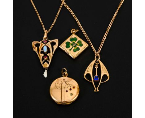 Jugendstil-Schmuckkonvolut um 1900.             Tombak. Medaillon Ø 2,5 cm. 1,9 x 1,9 cm. Anhänger 3,5 x 2,2 / 4 x 2,2 cm. Ke