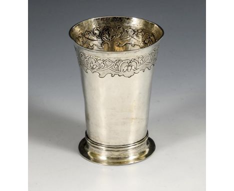 Barocker Silberbecher. Ungepunzt, Silber geprüft. Wohl Anfang 18. Jh.             H 9 cm. 59 g.             Konischer Becher 