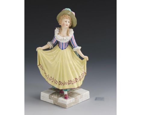 Dame mit Hut. Royal Copenhagen. Wellenmarke, bis 1893, bezeichnet "Eneret". Bezeichnet "G. V.".             Polychrom bemalt,