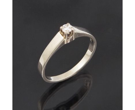 Kleiner Brillant-Ring.             750er Weißgold (18 kt). Ringgröße: 49. 2,3 Gramm.             Kleiner Brillant in Krappenf