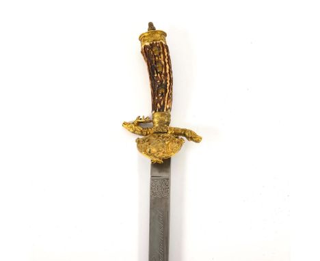 Hirschfänger mit Scheide. Klinge gemarkt: "Alscosa, Solingen".             Klinge L 32 cm, Gesamt L 52 cm.             Gerade