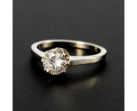 Ring mit Brillantsolitär.             Weißgold 750 gestempelt. Brillant ca. 1,00 ct. Crystal (leicht getöntes Weiß), vvsi. Ri
