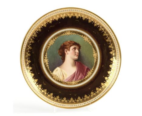 Teller im Wiener Stil. Kaestner. Prägemarke Friedrich Kaestner, Oberhohendorf, um 1900/1920.             Polychrom bemalt, go