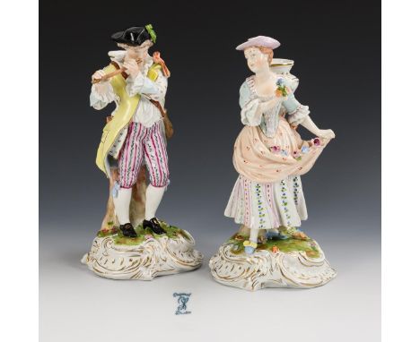 Gärtner und Gärtnerin. Potschappel. Blaumarke, 2. H. 20. Jh. Modell-Nr.: M587 und M588.             Polychrom bemalt, goldsta