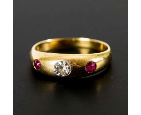 Herrenring mit Brillant und Rubinen.             Gelbgold 585 gestempelt. Brillant ca. 0,50 ct. Weiß/vvs. Ringgröße 72. 9,0 g