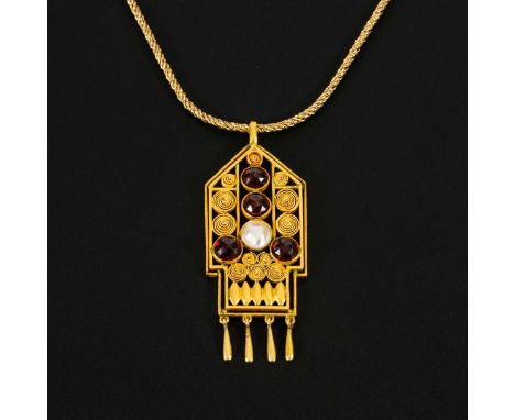 Tschechischer Jugendstil-Anhänger an Kette.                     KRIVÁNKOVÁ,             Marie(1883-1936)    Anhänger Gelbgold