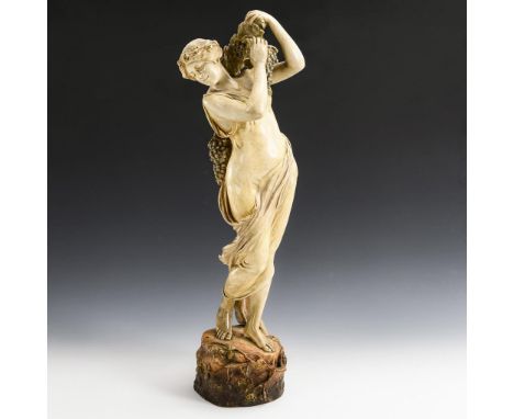 Große Jugendstil-Figur: Bacchantin. Wiener Manufaktur Friedrich Goldscheider. Reliefmarke GS 13 Sculpture mit Zusatz "Fabriqu