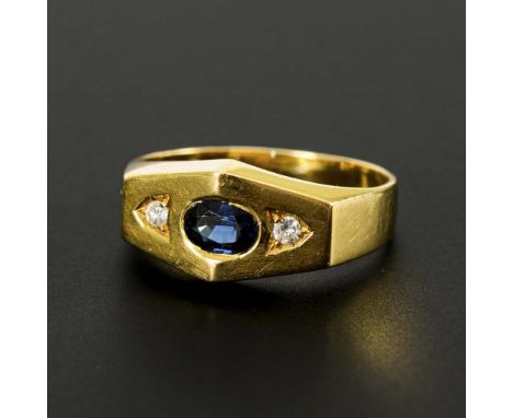 Ring mit Saphir und Brillanten.             Gelbgold 750 gestempelt. Brillanten zus. ca. 0,03 ct. Ringgröße 60. 6,5 g.       