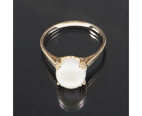 Perlenring.             585er Gelbgold (14 kt). Ringgröße: 53. 3 Gramm.             Zuchtperle mit kleinem Loch an der Seite 