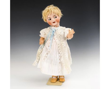 Blondes Charakterbaby. Ernst Heubach. Kopfmarke: Heubach-Köppelsdorf 342 - 8 Germany. Um 1926.             Biskuitporzellan, 