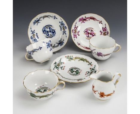 2 Kaffeetassen, Teetasse und Sahnegießer "Reicher Drache". Meissen. Schwertermarke, 2. H. 20. Jh., 1. Wahl.             Versc