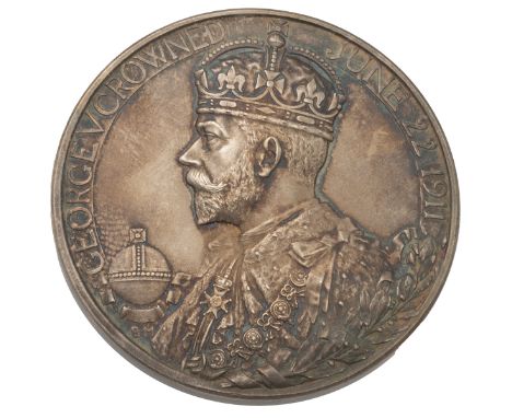 1911 King George V and Queen Mary large silver official medal in the original box (Eimer 1922, BHM 4022). Obverse: left-facin