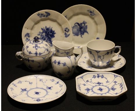 Royal Copenhagen - pattern no. 1 Blue Fluted Plain, comprising a teacup and saucer, another saucer, a cream jug, a sucrier an