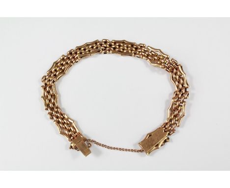 A 9ct Gold Gate Link Bracelet. The bracelet approx 18 cms with fine safety chain, approx 15.5 gms.