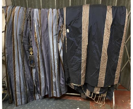 2 PAIRS OF PATTERNED CURTAINS WITH MATCHING TIE BACKS
