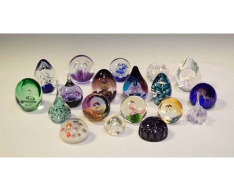 Quantity of Caithness and other glass paperweights to include; 'Dignity', 'Trinculo' (77/150), 'Wise Owl', etc. 