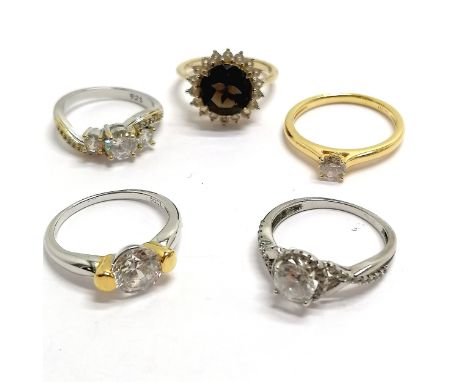 5 x silver rings inc smoky quartz cluster etc - total weight 15.5g 
