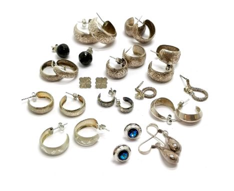 Qty (13 pairs) of mostly silver earrings - total weight 32g 