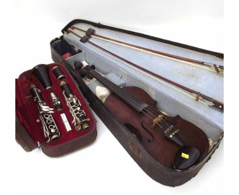 English violin with two bows, cased and a Chinese clarinet. Condition report: see terms and conditions