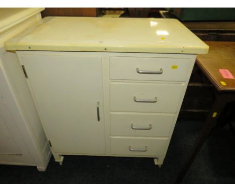 A MID-CENTURY ENAMEL TOP KITCHEN CABINET - W 77 CM